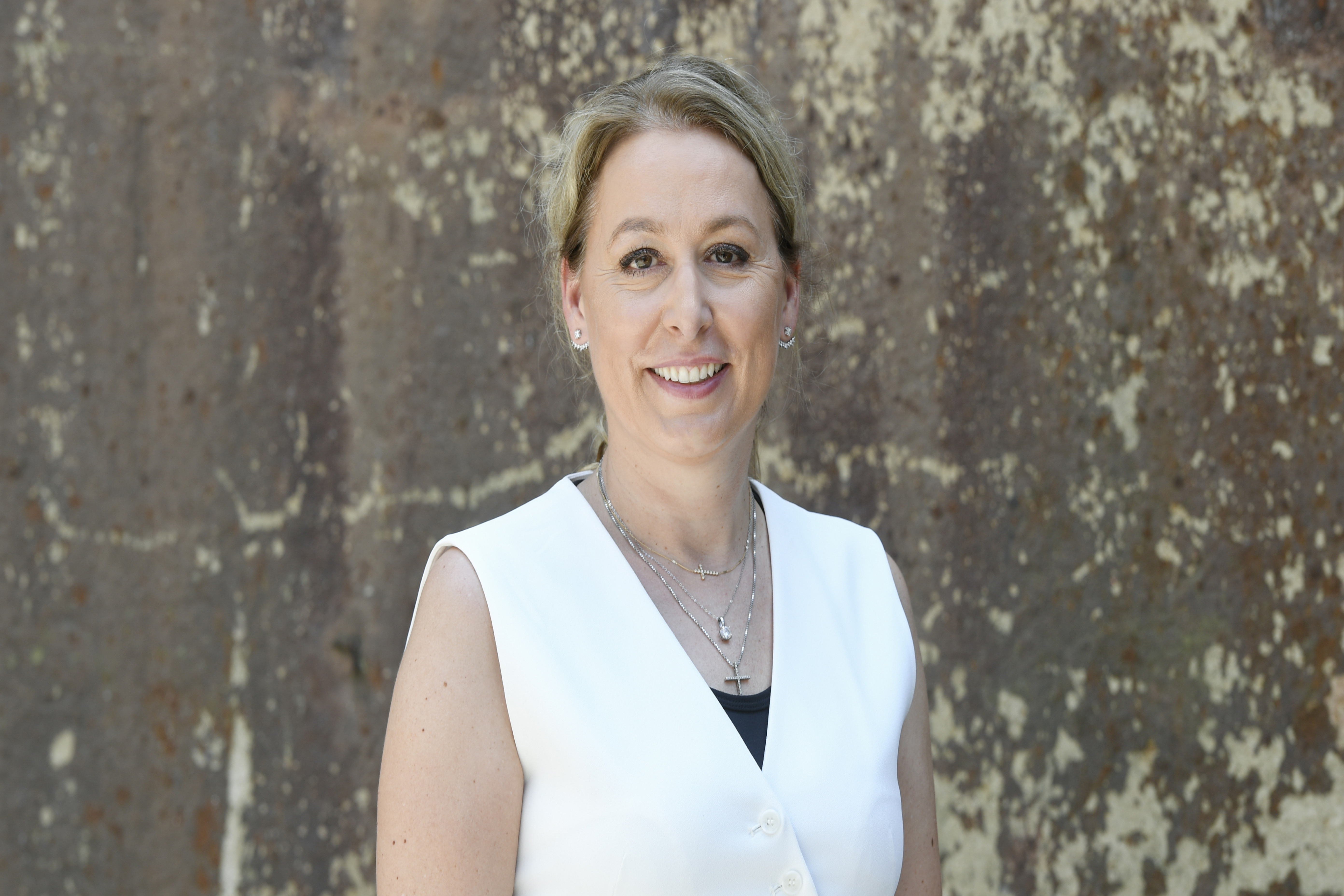 DGNB Pressebild Dr. Christine Lemaitre Frontales Portraitfoto von Dr. Christine Lemaitre.