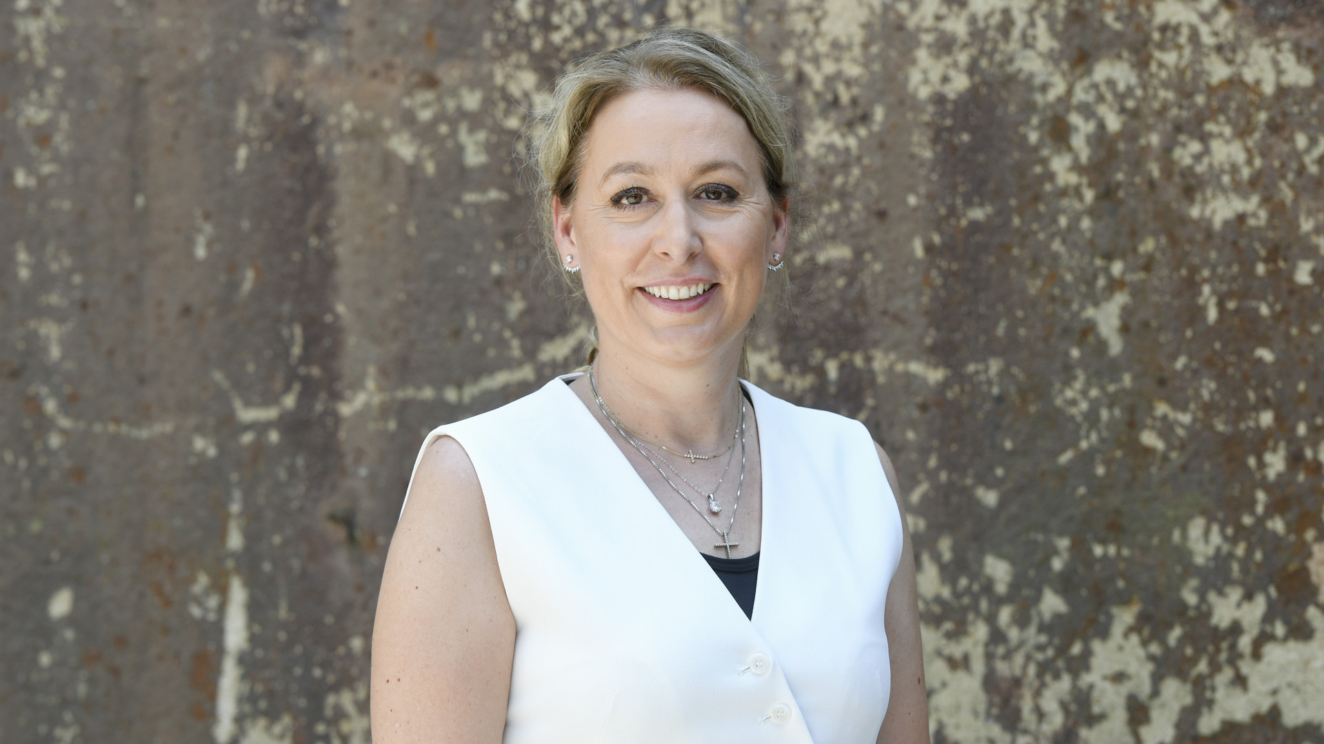 DGNB Pressebild Dr. Christine Lemaitre Frontales Portraitfoto von Dr. Christine Lemaitre.